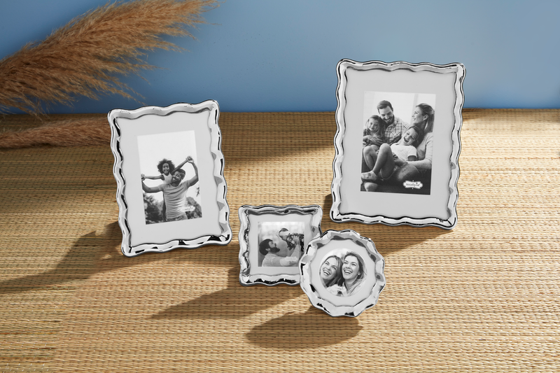 Square Wavy Metal Frame